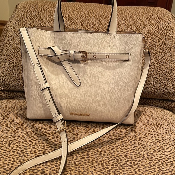 Michael Kors Emilia Large Pebbled Satchel in Lt Cream $98 - Picture 1 of 6